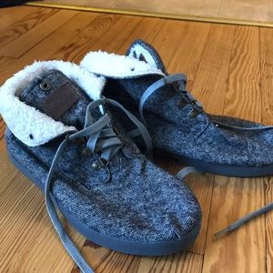 Fur lined high top Toms.